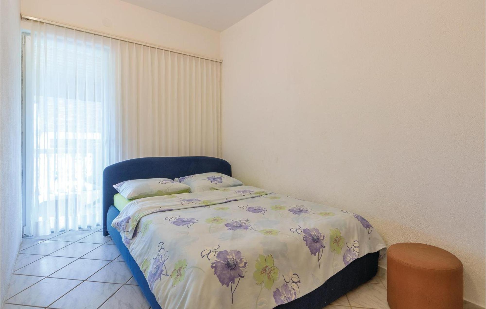 4 Bedroom Beautiful Apartment In Štinjan Стая снимка