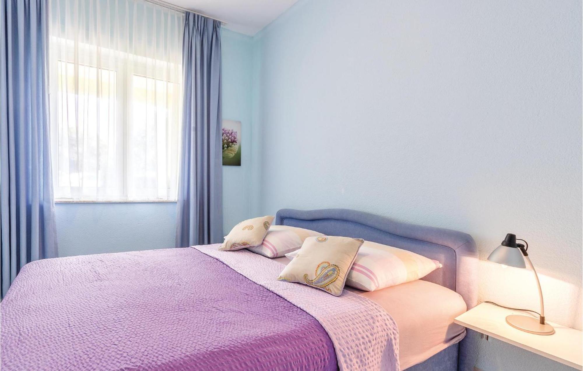 4 Bedroom Beautiful Apartment In Štinjan Екстериор снимка