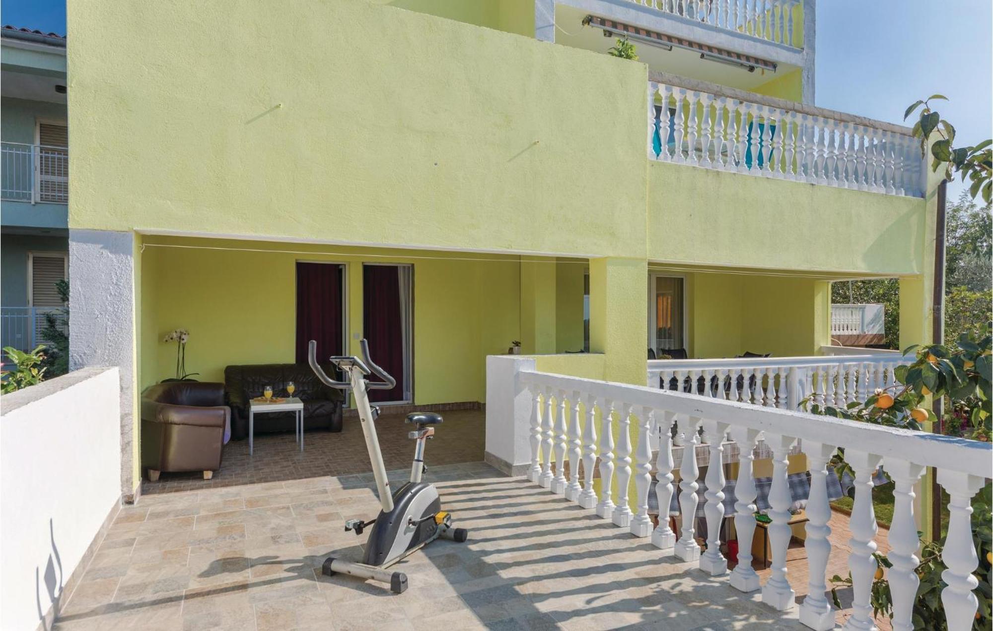 4 Bedroom Beautiful Apartment In Štinjan Екстериор снимка