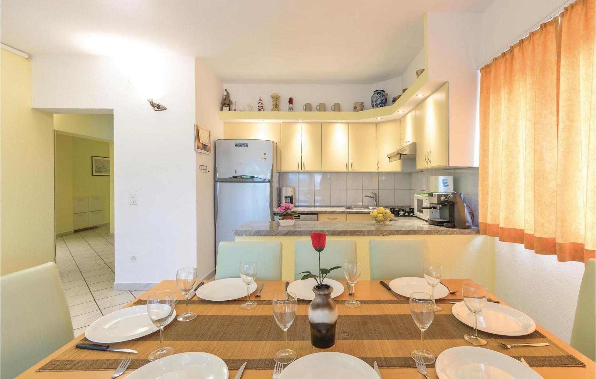 4 Bedroom Beautiful Apartment In Štinjan Екстериор снимка